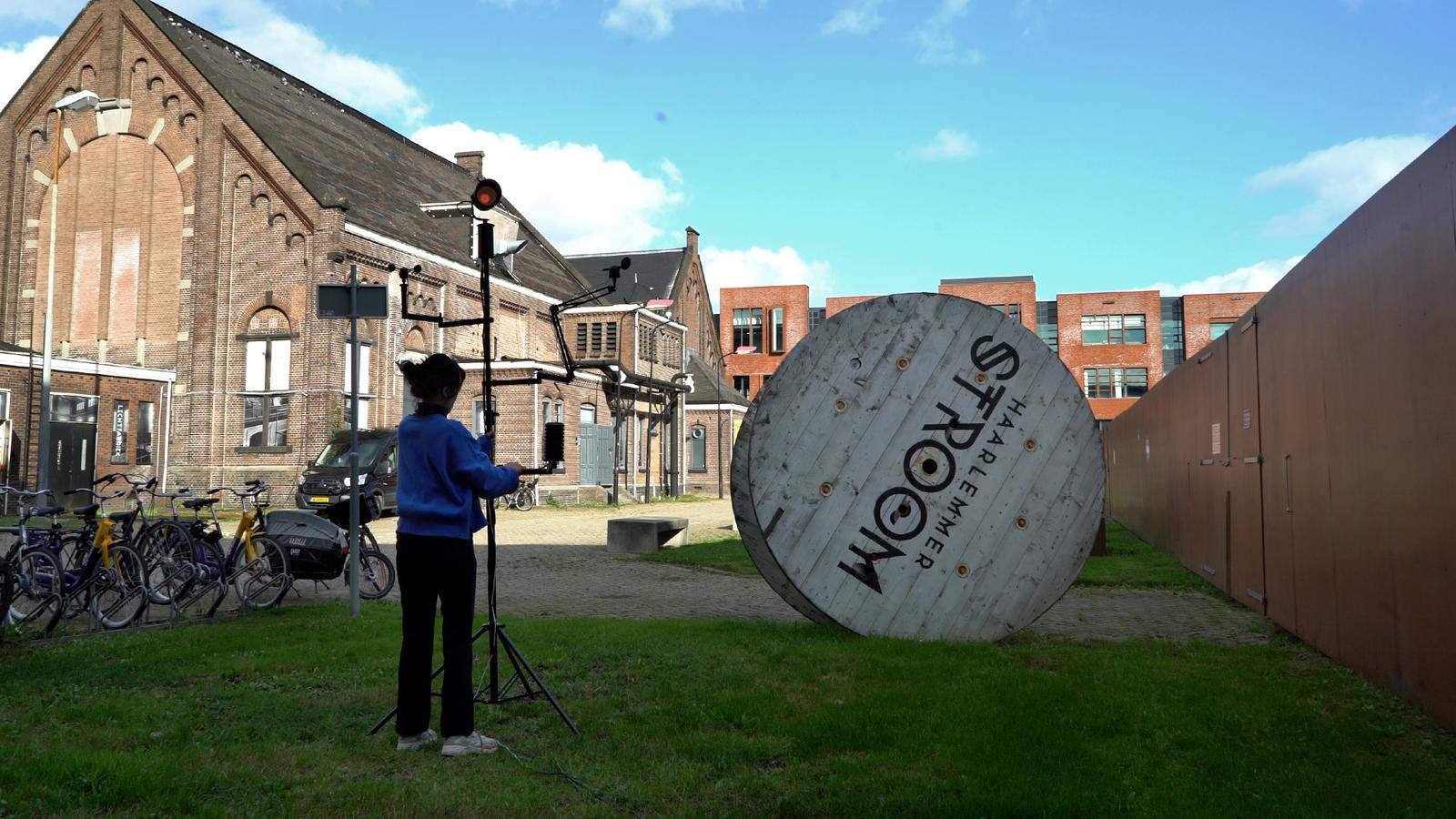 Installing D-Beacon 1.0 at Nieuwe Vide, Haarlem