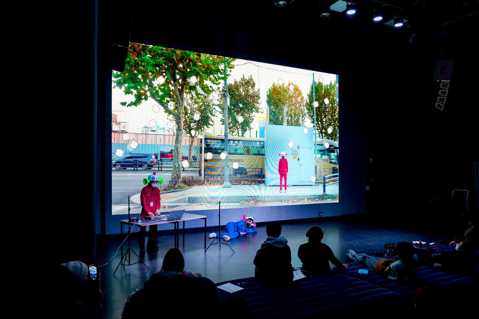 D: D-D-D lecture performance
