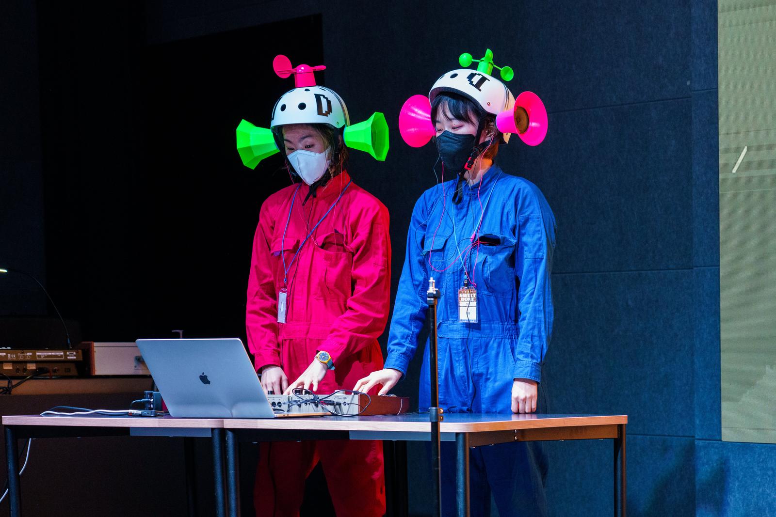D: D-D-D lecture performance still 6