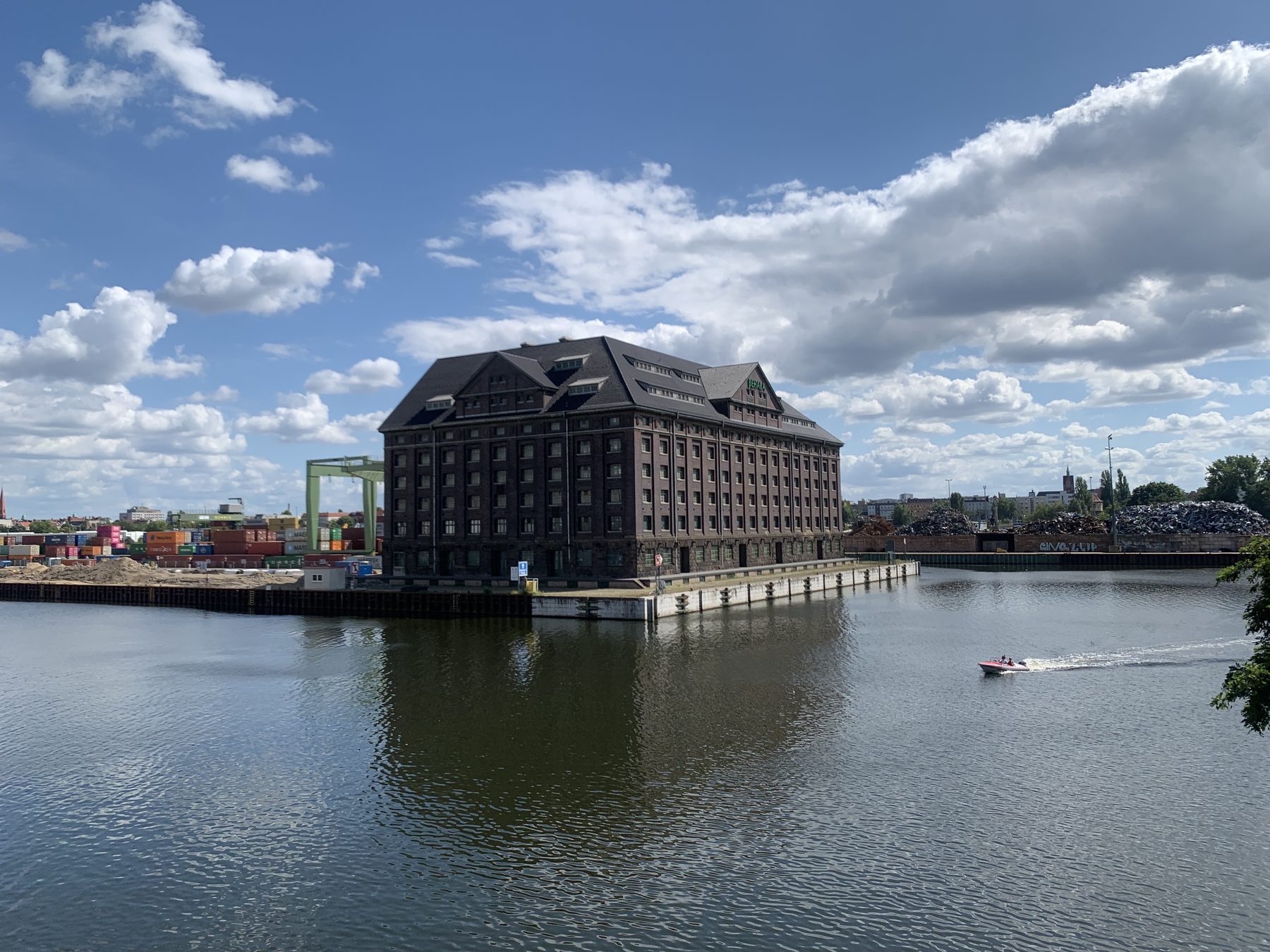 Field-research: Westhafen