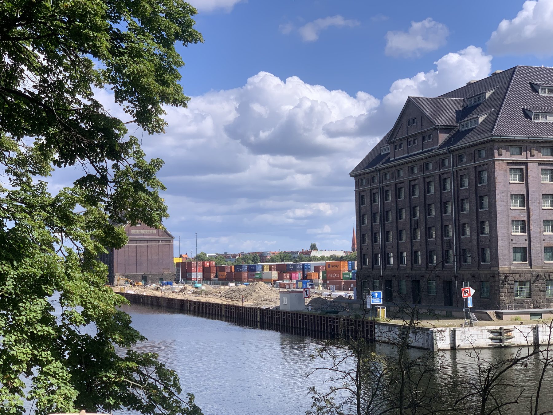 Field-research: Westhafen