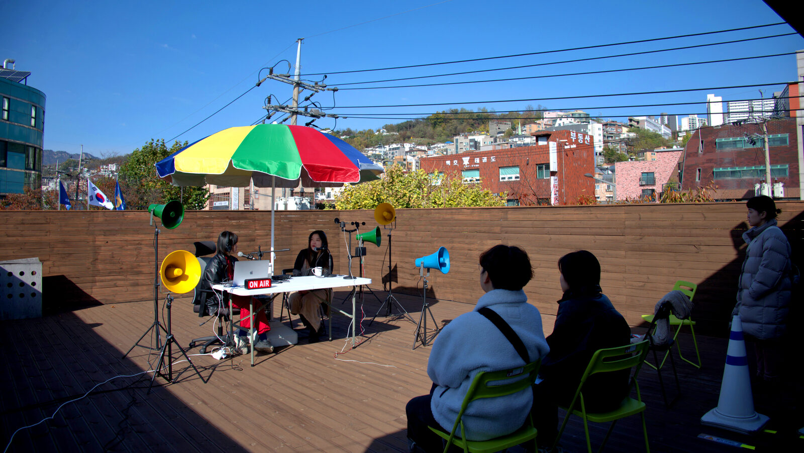 Rooftop-Radio: Weathering Station
