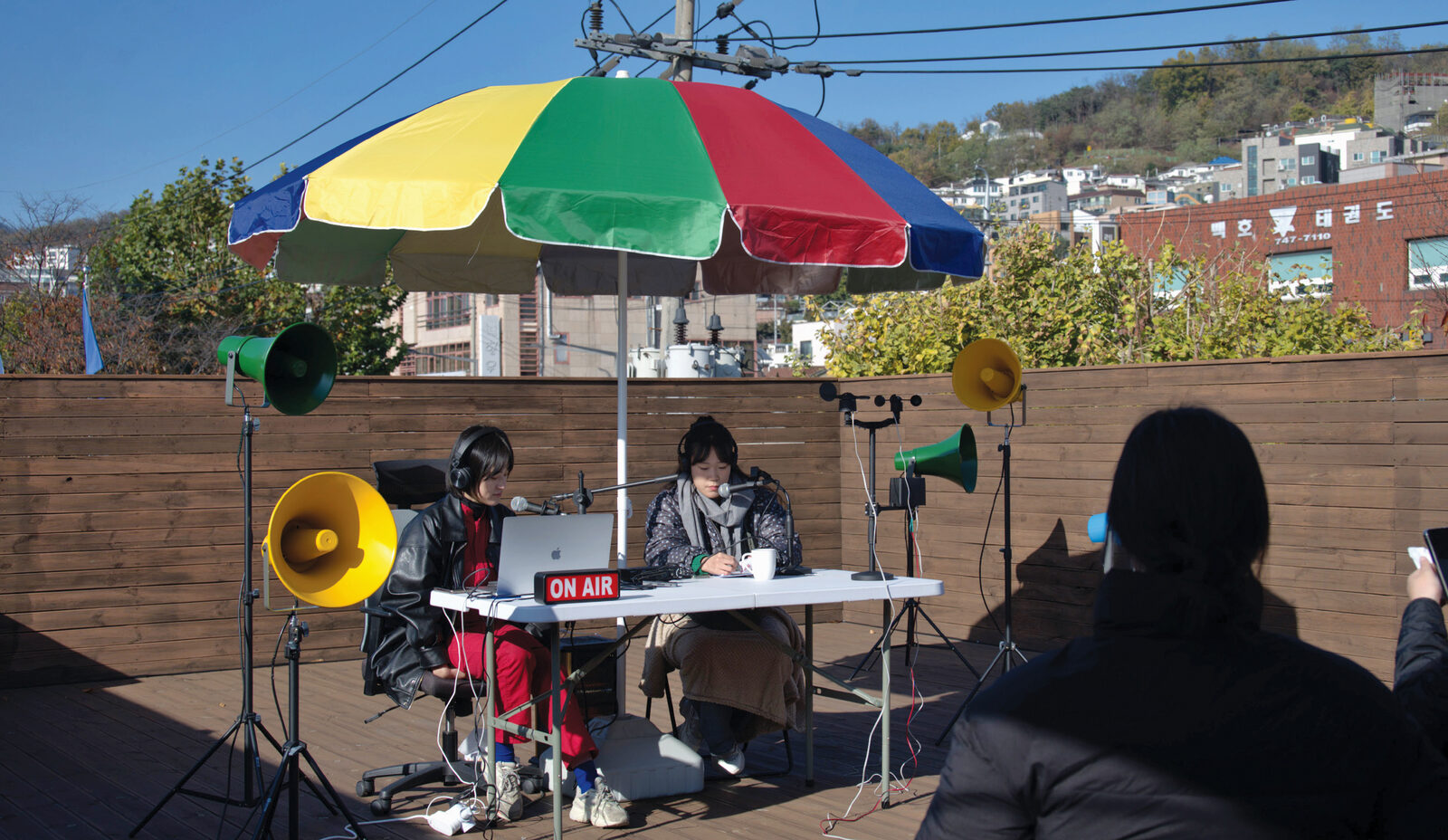 Rooftop-Radio: Weathering Station