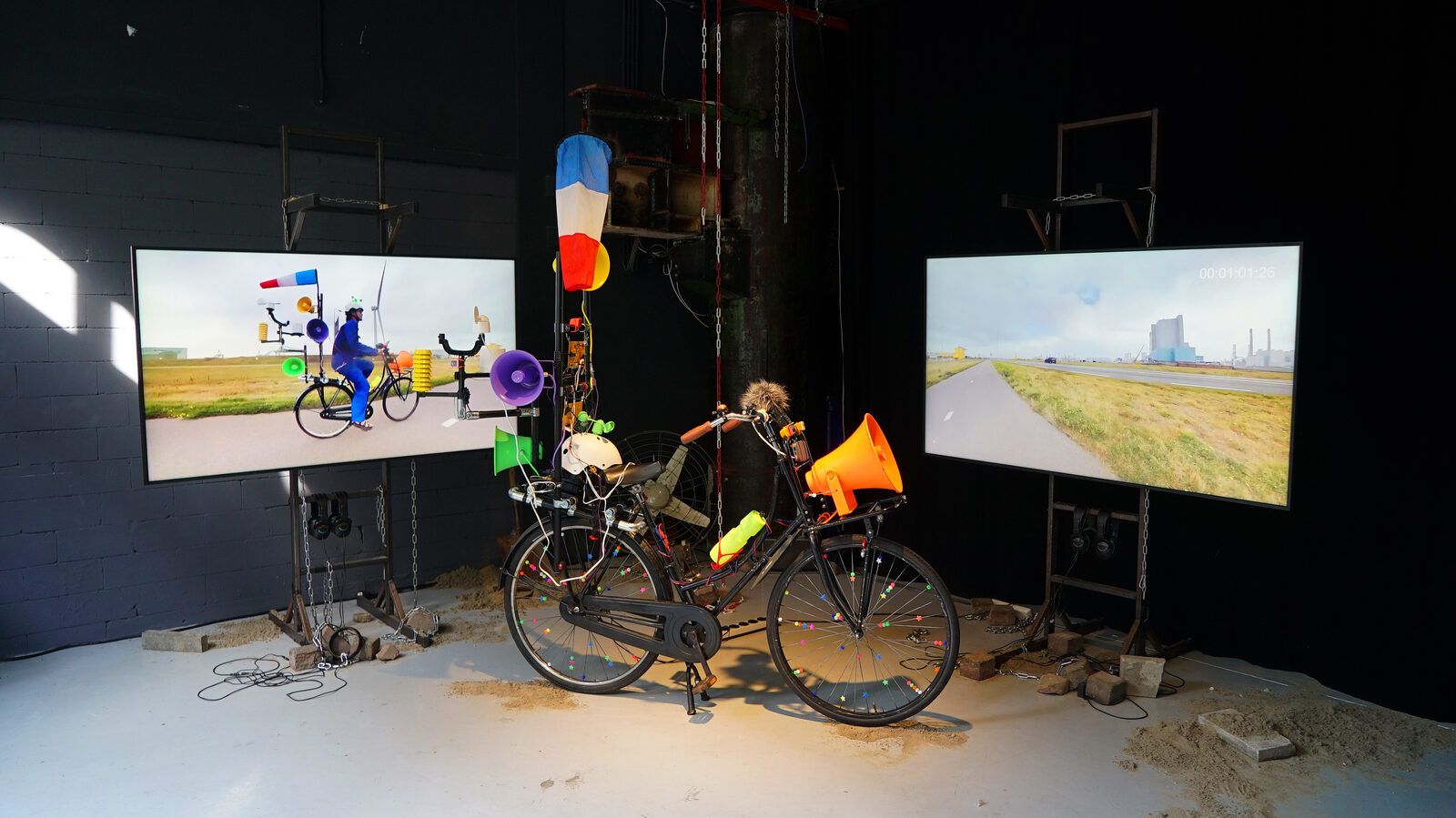 Weathering Ports: Sensing, Performing, and Acting Bodies